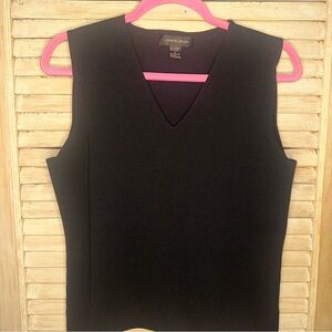 145 Cable & Gauge Black V-Neck Shirt- Size L